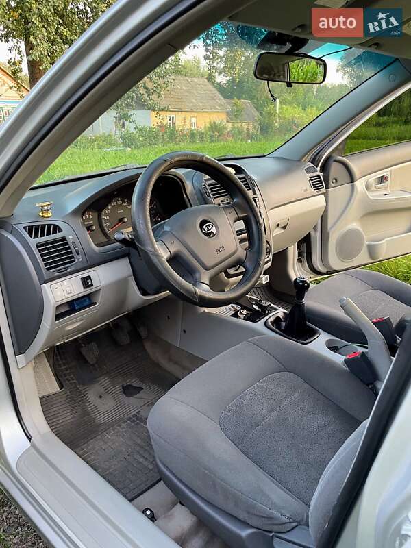 Хетчбек Kia Cerato 2006 в Гадячі