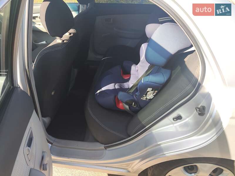 Седан Kia Cerato 2007 в Киеве