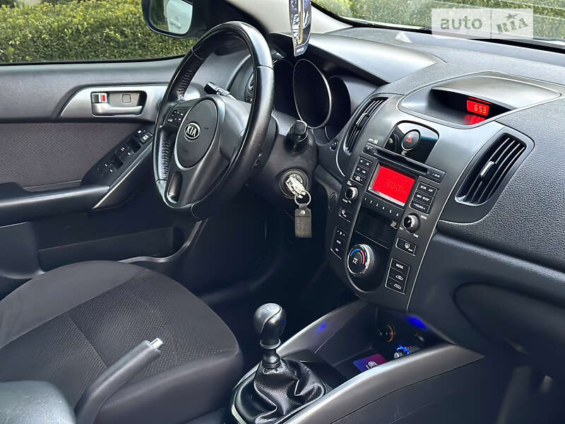 Седан Kia Cerato 2011 в Одессе