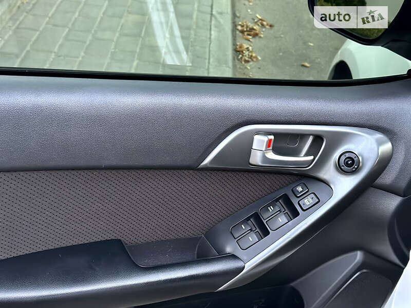 Седан Kia Cerato 2011 в Одессе