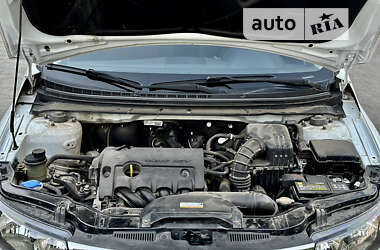 Седан Kia Cerato 2011 в 