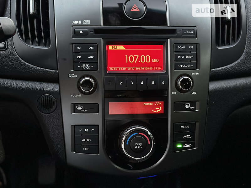 Седан Kia Cerato 2011 в Одессе
