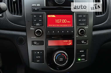 Седан Kia Cerato 2011 в 