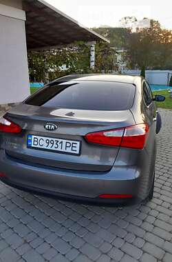 Седан Kia Cerato 2013 в 