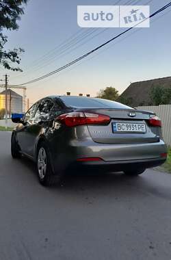 Седан Kia Cerato 2013 в 