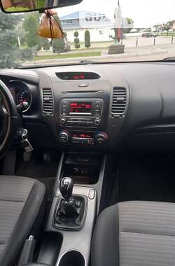 Седан Kia Cerato 2013 в 