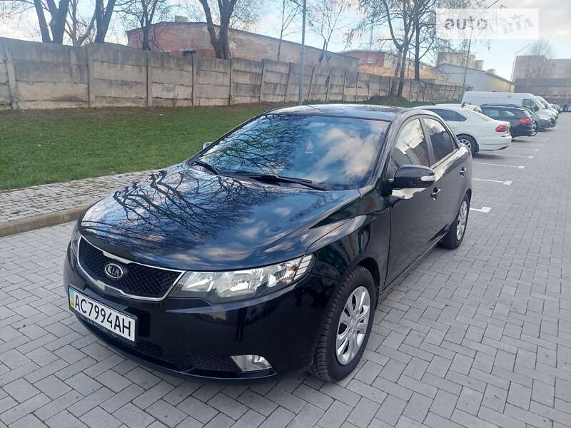 Седан Kia Cerato 2009 в Луцке