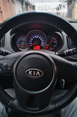 Kia Cerato 2012