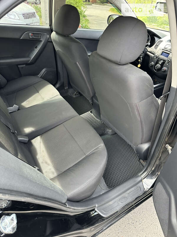 Седан Kia Cerato 2009 в Одесі
