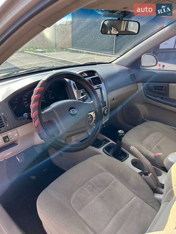 Седан Kia Cerato 2006 в Дніпрі