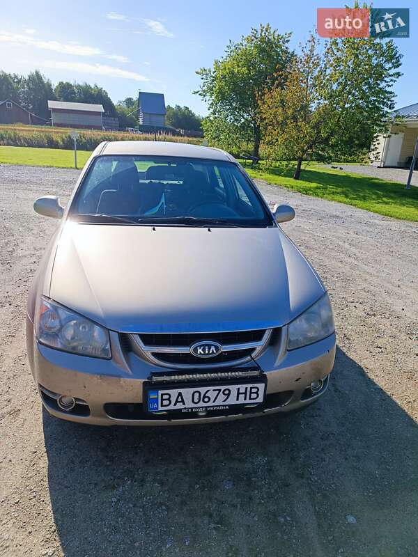 Хетчбек Kia Cerato 2006 в Устинівці