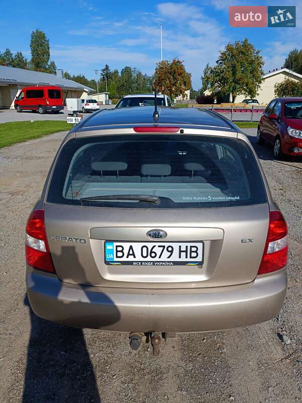 Хетчбек Kia Cerato 2006 в Устинівці