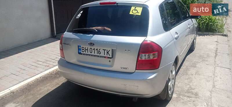 Хэтчбек Kia Cerato 2006 в 