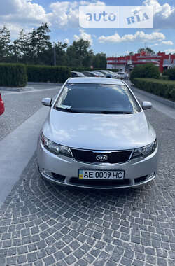 Седан Kia Cerato 2012 в Днепре