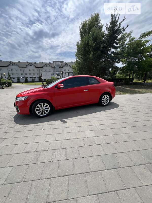 Купе Kia Cerato 2010 в Горішніх Плавнях