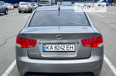 Седан Kia Cerato 2011 в Києві