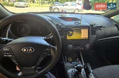 Седан Kia Cerato 2013 в Киеве