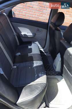 Седан Kia Cerato 2007 в 