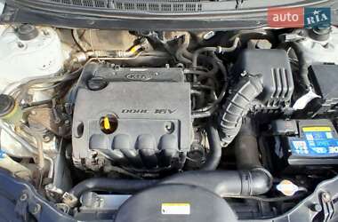 Купе Kia Cerato 2012 в 