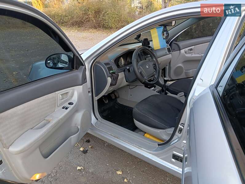 Седан Kia Cerato 2006 в Баштанке