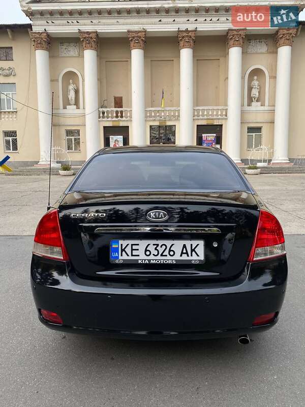 Седан Kia Cerato 2006 в Днепре