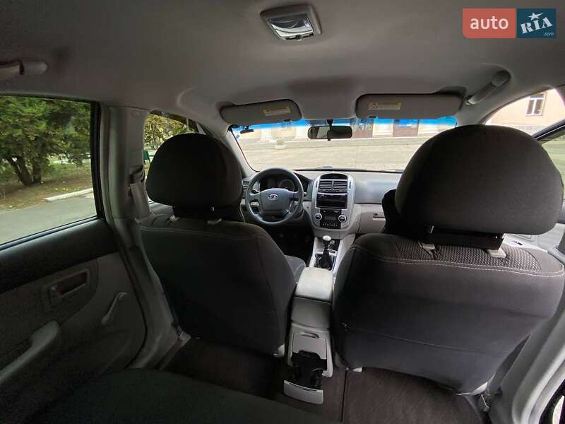 Седан Kia Cerato 2006 в Днепре