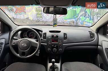 Седан Kia Cerato 2010 в Києві