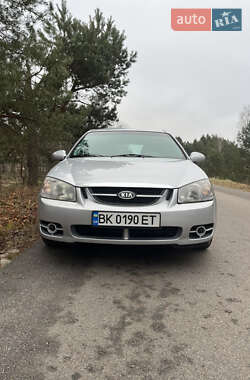 Хэтчбек Kia Cerato 2006 в Сарнах