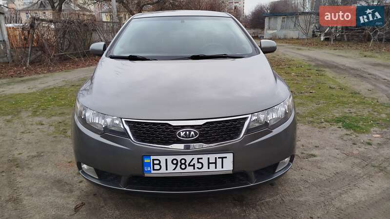 Седан Kia Cerato 2012 в Полтаві