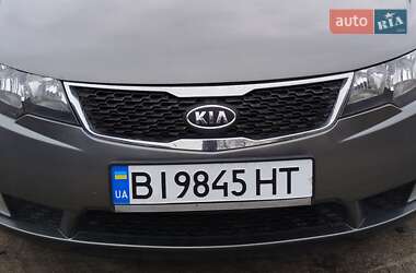Седан Kia Cerato 2012 в Полтаві