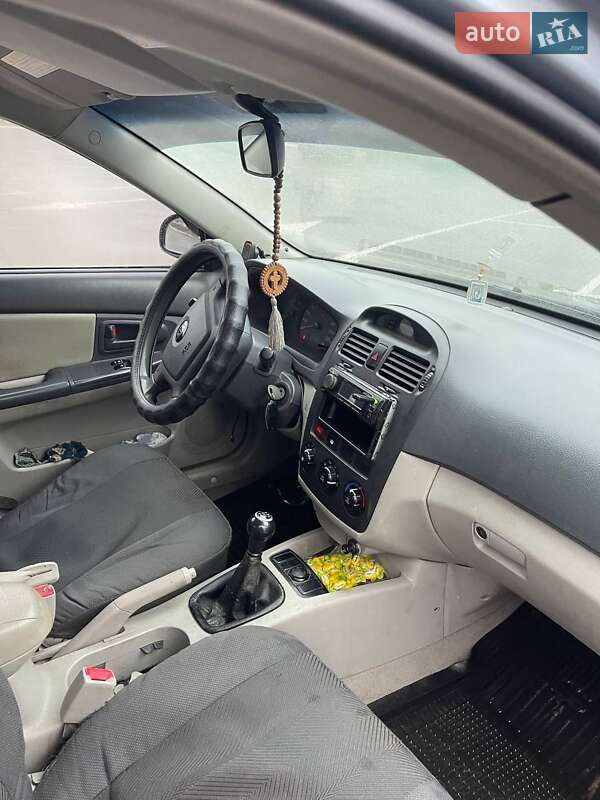 Седан Kia Cerato 2005 в Сумах