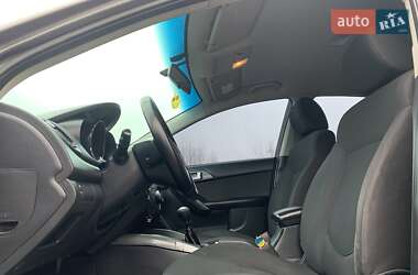 Седан Kia Cerato 2012 в Києві