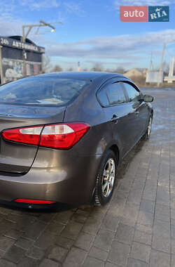 Седан Kia Cerato 2013 в Каменке-Бугской