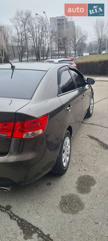 Седан Kia Cerato 2009 в Каменском