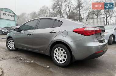 Седан Kia Cerato 2014 в 