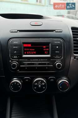 Седан Kia Cerato 2014 в 