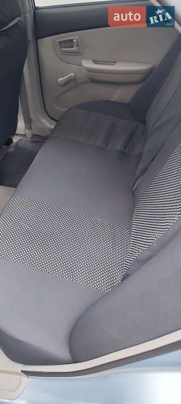 Седан Kia Cerato 2007 в Луцьку