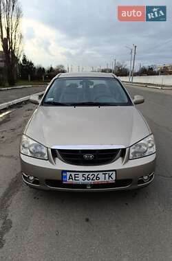 Седан Kia Cerato 2005 в Днепре