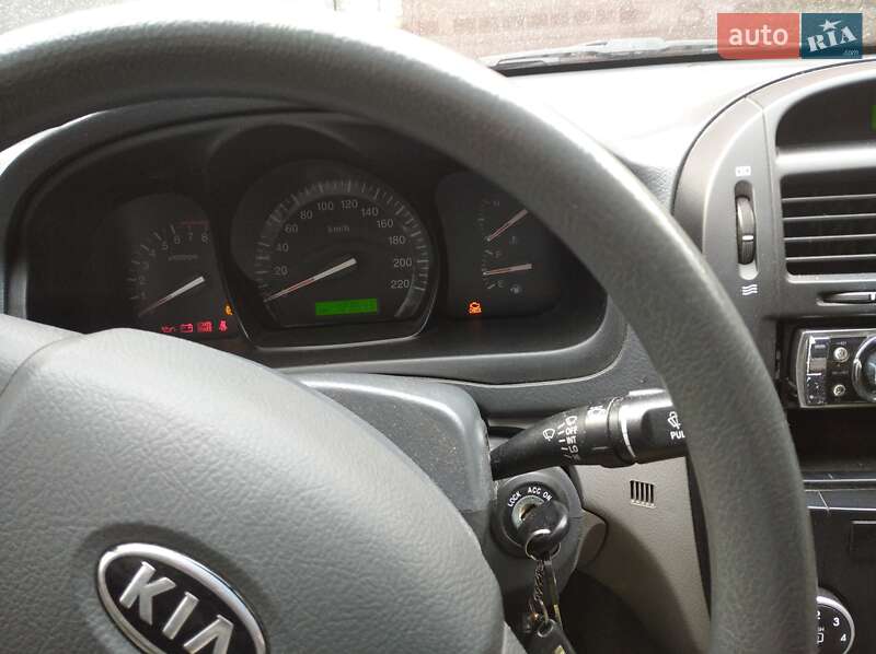 Седан Kia Cerato 2009 в Львові