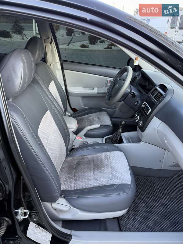 Седан Kia Cerato 2007 в Трускавце