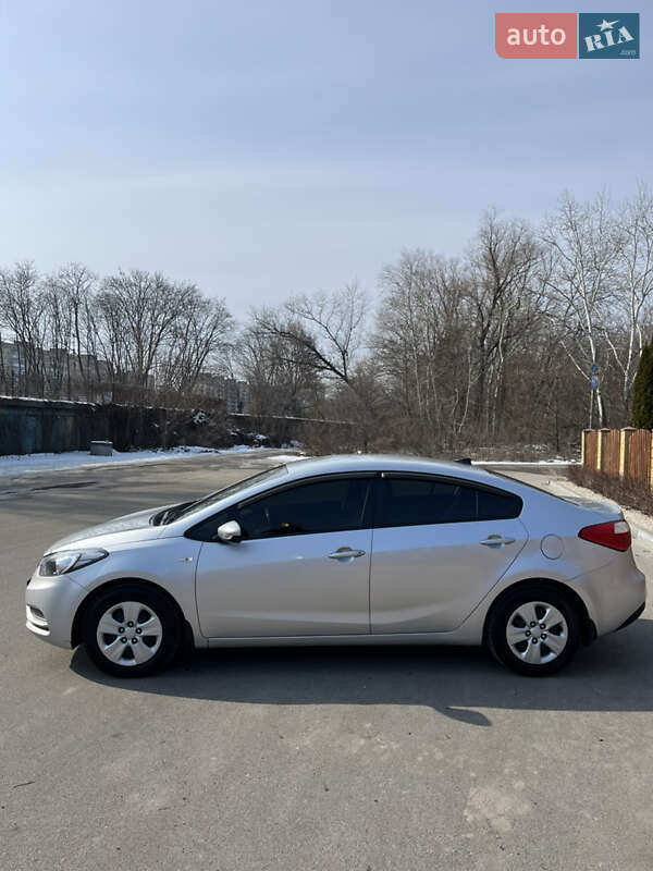 Седан Kia Cerato 2013 в Дніпрі