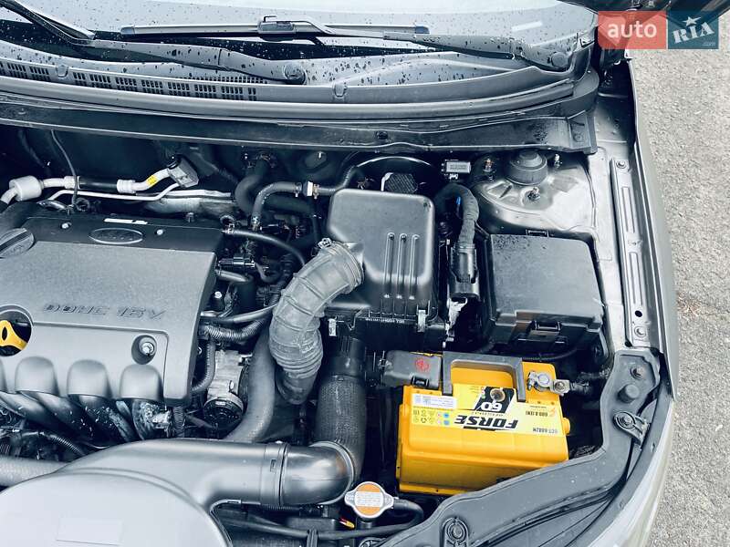 Седан Kia Cerato 2011 в Киеве