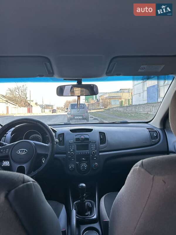 Седан Kia Cerato 2012 в Киеве