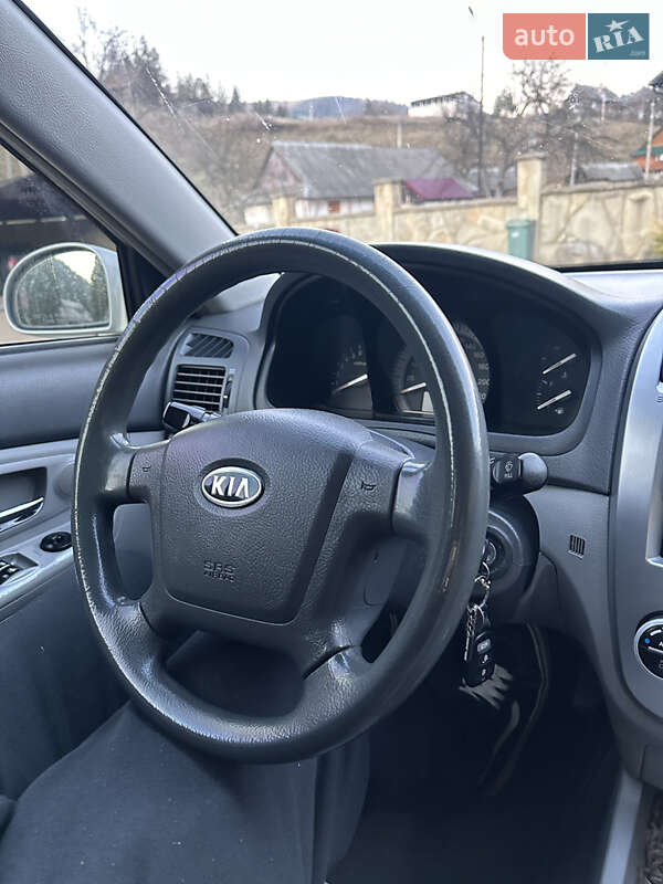 Седан Kia Cerato 2007 в Яремче
