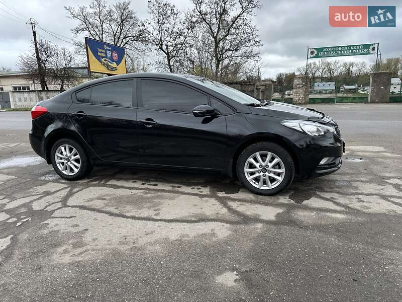 Седан Kia Cerato 2012 в 