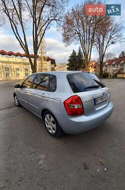 Хэтчбек Kia Cerato 2006 в 