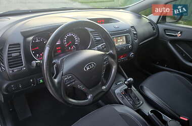 Седан Kia Cerato 2013 в 