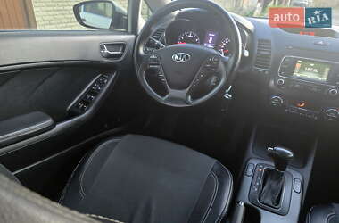 Седан Kia Cerato 2013 в 