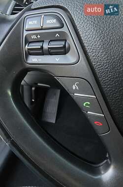 Седан Kia Cerato 2013 в 