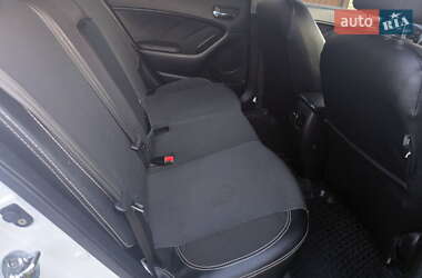 Седан Kia Cerato 2013 в 